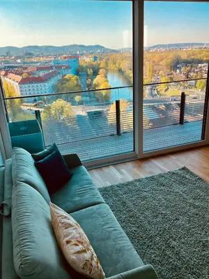 Ein Sitzbereich in der Unterkunft Royal Swan Skyline, Wien