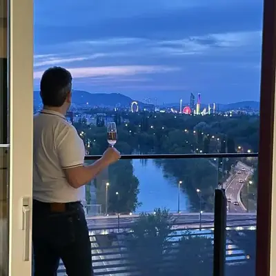 Royal Swan Skyline