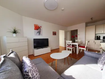 Küche/Küchenzeile in der Unterkunft Near Lake Stylish & Fully Furnished Apartment