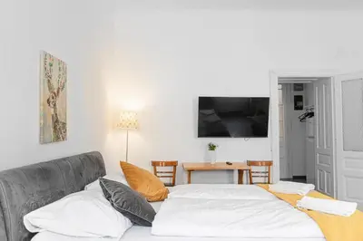 Grundriss der Unterkunft Central Modern 1BR Apartment for Long Stays