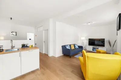 Küche/Küchenzeile in der Unterkunft Apartment near Volksoper - Modern, Big, Central, Cosy