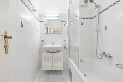 Ein Badezimmer in der Unterkunft 2 BR City Apartment in Neubau, 6 min to city center