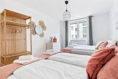 Ein Bett oder Betten in einem Zimmer der Unterkunft 2 BR City Apartment in Neubau, 6 min to city center