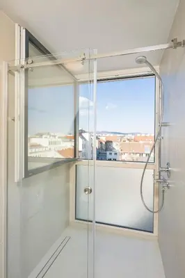 Ein Badezimmer in der Unterkunft Rooftop Apartments mit großer Terrasse