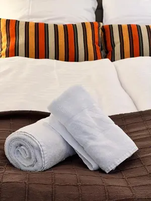 Ein Bett oder Betten in einem Zimmer der Unterkunft L&G's Apartment - Balcony - Close to Car Park