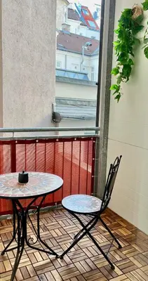 Ein Sitzbereich in der Unterkunft L&G's Apartment - Balcony - Close to Car Park