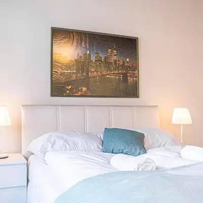 Perfectly situated 2BR shared Apt- ideal for short & Longstays