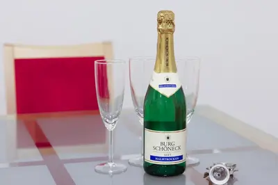 Getränke in der Unterkunft CozyNite Premium Apartment Schönbrunn 1