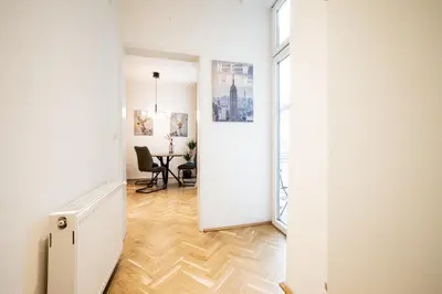 Grundriss der Unterkunft Modern and lovely apartment next to subway station