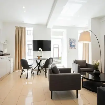 Modern and lovely apartment next to subway station