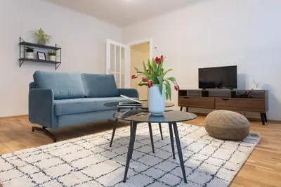 TV/Unterhaltungsangebot in der Unterkunft Chic 1-Bed Apt by Canal Walk to Historic Centre