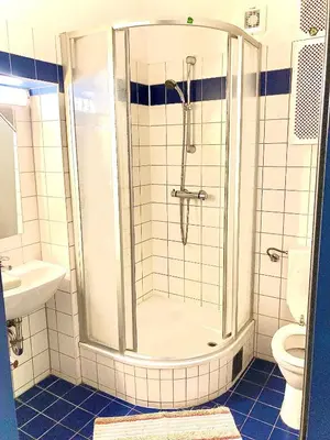 Ein Badezimmer in der Unterkunft Apartments Liesingbach