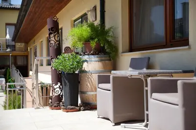 Ein Sitzbereich in der Unterkunft Gästehaus & Weingut Johannes Strudler