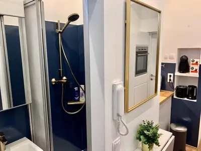 Ein Badezimmer in der Unterkunft Adele Blue Danube (10 min to Center)