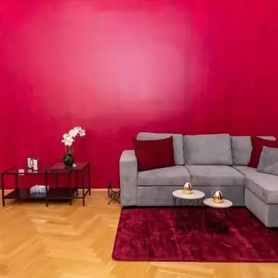 Stylish Vienna Apartment with Easy Metro Access & Palace Views