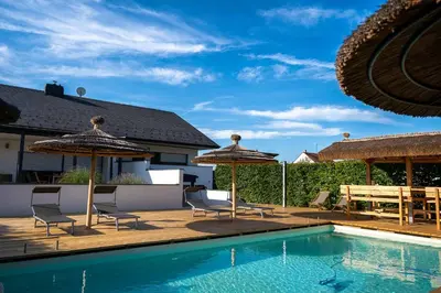 Der Swimmingpool an oder in der Nähe von Casa Rust