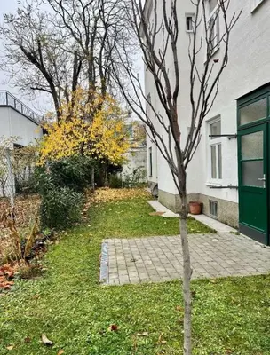 Ein Garten an der Unterkunft Central Garden Apartments