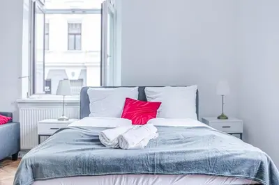 Ein Bett oder Betten in einem Zimmer der Unterkunft Classy 2BR Apt. w/ Exclusive Location near AKH