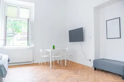 TV/Unterhaltungsangebot in der Unterkunft Classy 2BR Apt. w/ Exclusive Location near AKH