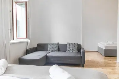 Ein Sitzbereich in der Unterkunft Attractive 2 BR Apt near Vienna AKH Ideal for All