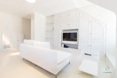 Ein Bett oder Betten in einem Zimmer der Unterkunft MODERN, MINIMALIST FLAT IN VIENNA