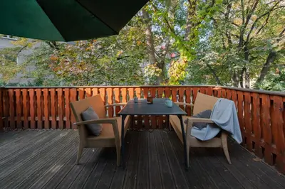 Ein Balkon oder eine Terrasse in der Unterkunft Bessemer - Charming Cottage with Garden
