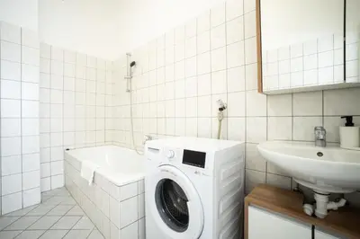 Ein Badezimmer in der Unterkunft Lovely 2-bedroom apartment next to Praterstern