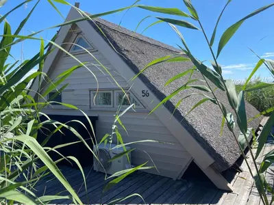 Das Gebäude in dem sich das Ferienhaus befindet