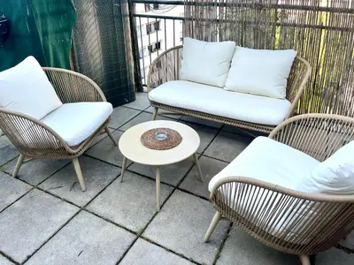 Ein Sitzbereich in der Unterkunft Dachgeschosswohnung mit kostenlosem Parkplatz und Internet!
