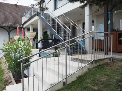 Das Gebäude in dem sich die Ferienwohnung befindet