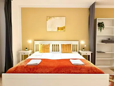Ein Bett oder Betten in einem Zimmer der Unterkunft VibeStudio 301 - Central Vienna 1090 - 50m2 - Self Check-In - AC