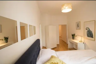 Ein Bett oder Betten in einem Zimmer der Unterkunft Gemütliches Stadtnest l LF16