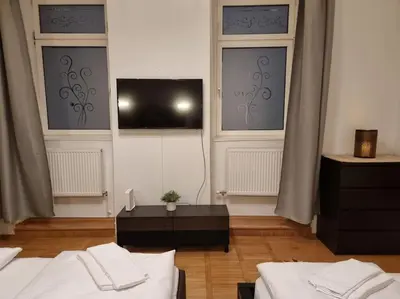 TV/Unterhaltungsangebot in der Unterkunft Sissi Royal Suite - Inner City 4 bedroom apartment