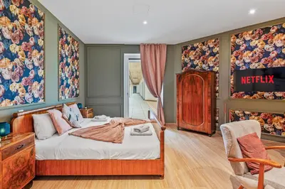 Ein Bett oder Betten in einem Zimmer der Unterkunft VibeStudio 401 - Central Vienna 1090 - 40m2 - Self Check-In - AC