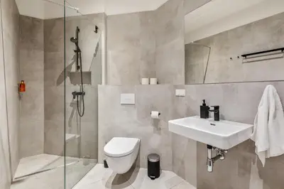 Ein Badezimmer in der Unterkunft VibeStudio 401 - Central Vienna 1090 - 40m2 - Self Check-In - AC