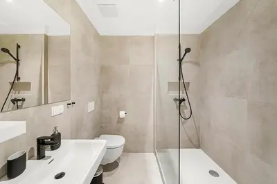 Ein Badezimmer in der Unterkunft VibeStudio 403 - Central Vienna 1090 - 50m2 - Self Check-In - AC