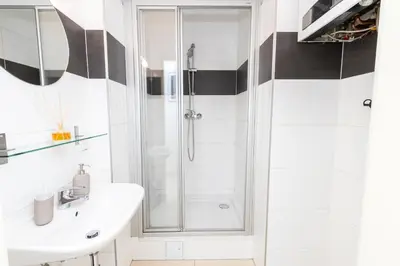 Ein Badezimmer in der Unterkunft THE PLACE, IN THE 7TH DISTRICT OF VIENNA