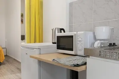 Küche/Küchenzeile in der Unterkunft Standard 3 Rooms Near Hauptbahnhof