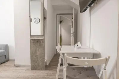 Ein Sitzbereich in der Unterkunft Standard 3 Rooms Near Hauptbahnhof