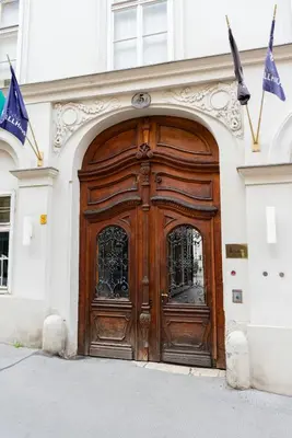 Eine Fassade oder ein Eingang zu Central Living Apartments - Berggasse