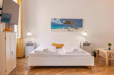 Ein Bett oder Betten in einem Zimmer der Unterkunft Affordable 2BR, Perfect Location & Well Connected