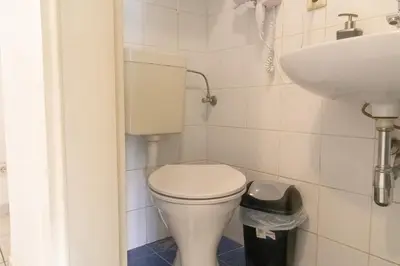 Ein Badezimmer in der Unterkunft Affordable 2BR, Perfect Location & Well Connected