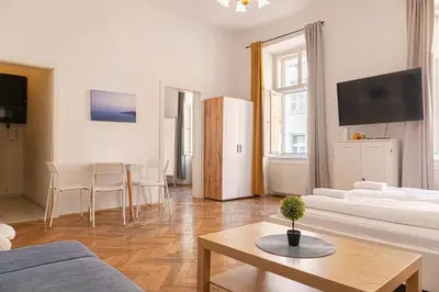 TV/Unterhaltungsangebot in der Unterkunft Affordable 2BR, Perfect Location & Well Connected
