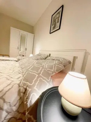 Ein Bett oder Betten in einem Zimmer der Unterkunft MUZETA11 - Modern Town Apartment with Balcony