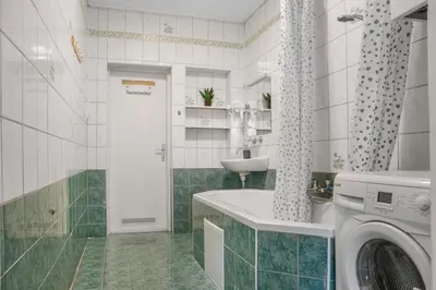 Ein Badezimmer in der Unterkunft Comfy 3BR Stay Ideal Group Getaways & Families