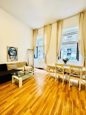 TV/Unterhaltungsangebot in der Unterkunft Cozy Studio Apartment 15 Min from Rathausplatz