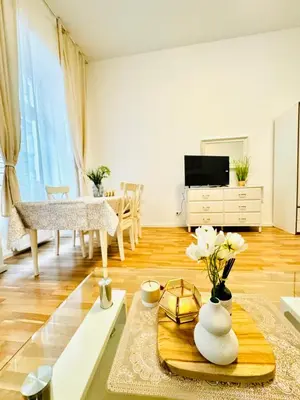 TV/Unterhaltungsangebot in der Unterkunft Cozy Studio Apartment 15 Min from Rathausplatz