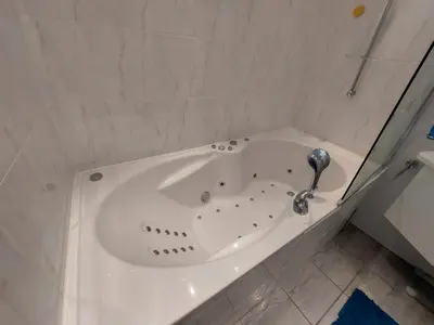 Ein Badezimmer in der Unterkunft Tower Apartment with private terrace next to UNO