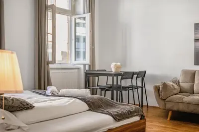 Grundriss der Unterkunft Beautiful 2BR Aptartment 12 minutes to Downtown