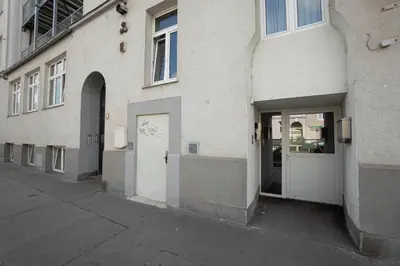 Grundriss der Unterkunft Spacious apartment with huge shared terrace and grill located between city centre and Donau river